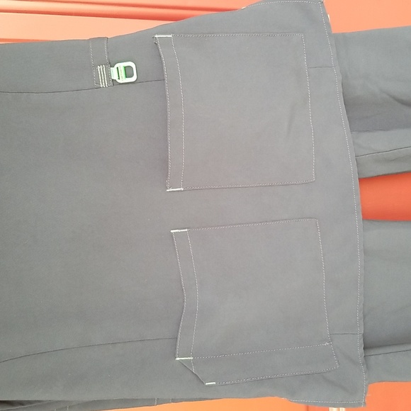 Carhartt 2 piece scrub set. - Picture 3 of 11